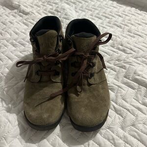 Danner Inquire Chukka Suede Waterproof Hiking Boots for Women